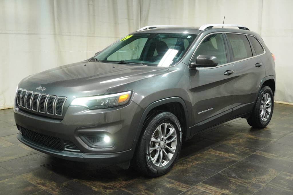 Used 2019 Jeep Cherokee Latitude Plus w/ Cold Weather Group AWD/4WD image 2