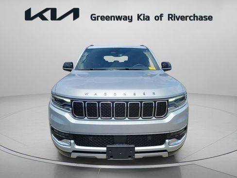 Used 2024 Jeep Wagoneer L Series II w/ Flexible Seating Group AWD/4WD image 2