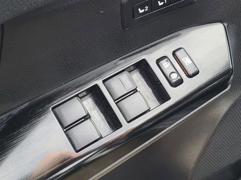 Used 2018 Toyota RAV4 Limited image 10