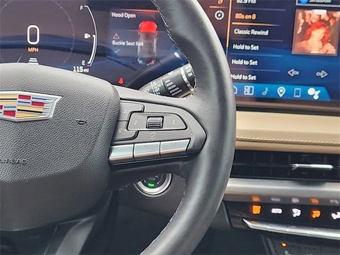 Used 2024 Cadillac XT4 Premium Luxury image 29