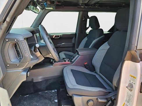 New 2025 Ford Bronco 4-Door image 4
