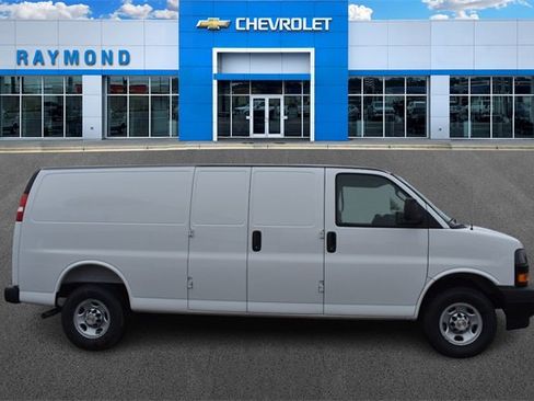 New 2025 Chevrolet Express 2500 Work Van image 2