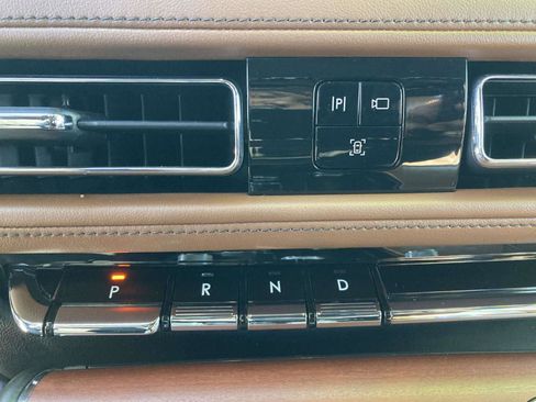 Used 2020 Lincoln Aviator Reserve w/ Equipment Group 202A image 28