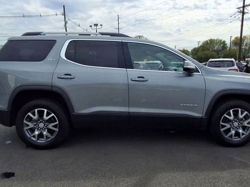 Certified 2023 GMC Acadia SLT w/ Preferred Package image 9