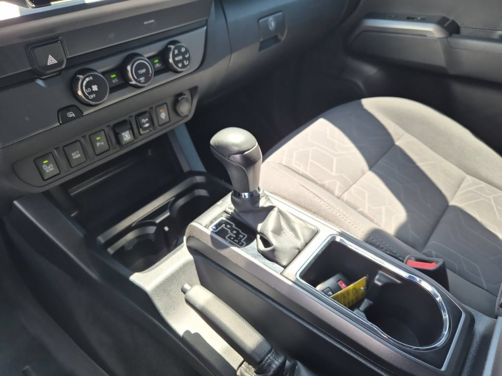 Used 2019 Toyota Tacoma TRD Sport w/ Technology Package RWD image 18