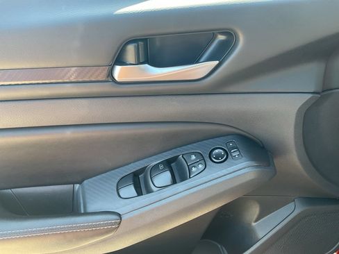Used 2025 Nissan Altima 2.5 SV FWD image 20
