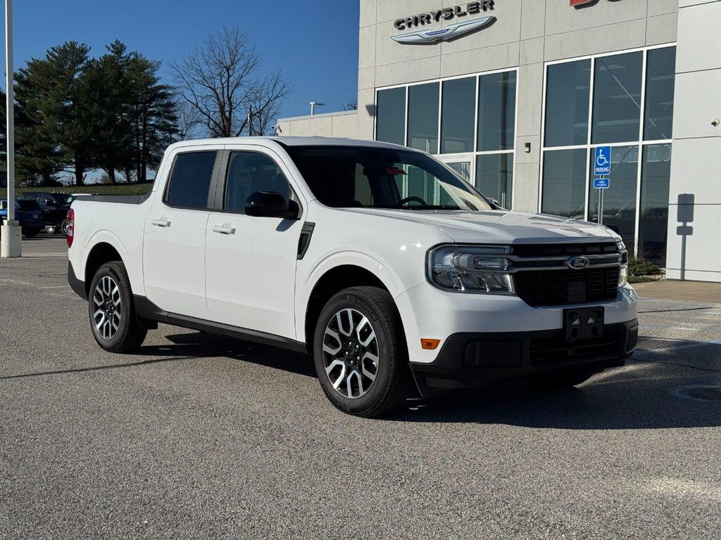 Used 2024 Ford Maverick Lariat AWD/4WD image 2