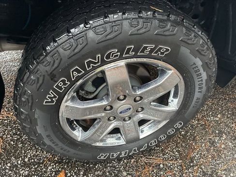 Used 2024 Ford Ranger Lariat w/ FX4 Off-Road Package image 16