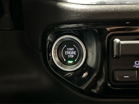 Used 2024 GMC Sierra 2500 SLE w/ SLE Convenience Package image 34