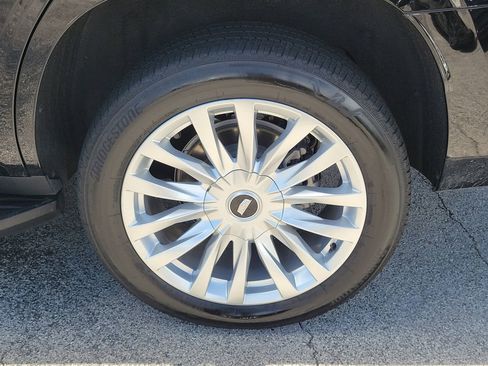 Used 2023 Cadillac Escalade Luxury image 12