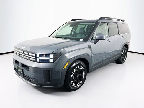 Used 2025 Hyundai Santa Fe SEL image 3