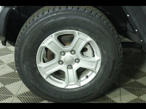 Used 2022 Jeep Wrangler Unlimited Sport w/ Sun And Sound Package AWD/4WD image 13
