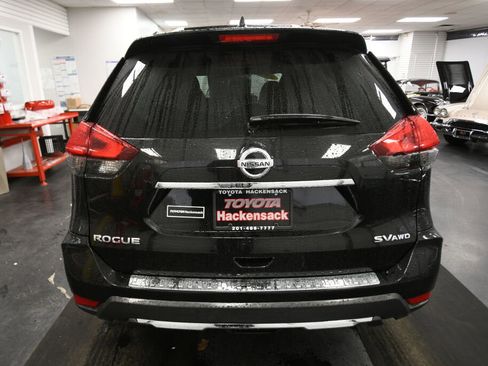 Used 2017 Nissan Rogue SV w/ Midnight Edition image 7