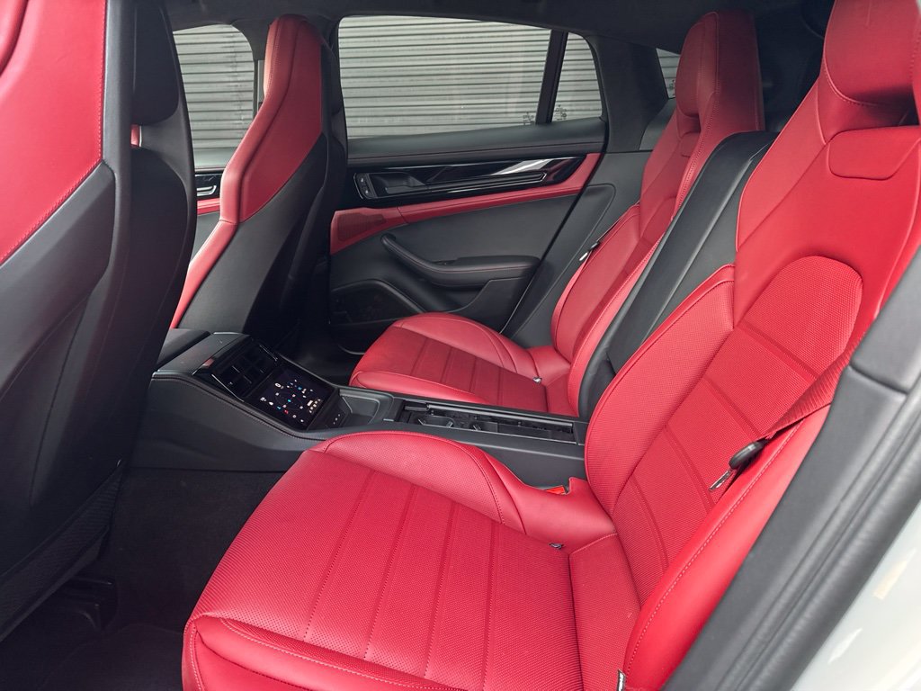 Used 2026 Porsche Panamera RWD image 9
