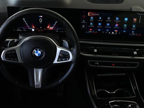 Certified 2025 BMW X7 xDrive40i w/ Executive Package AWD/4WD image 17