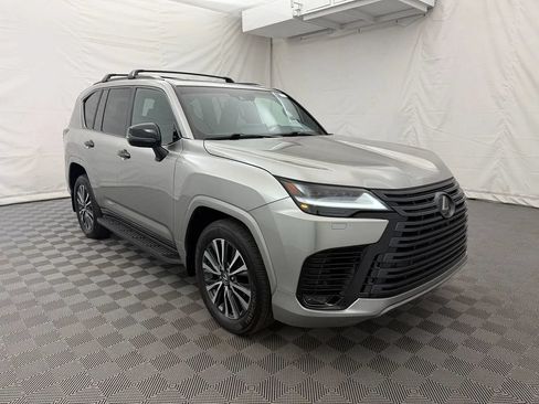 Used 2023 Lexus LX 600 4WD w/ Appearance Package image 4