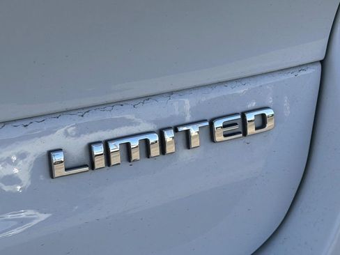 Used 2022 Jeep Grand Cherokee L Limited image 25