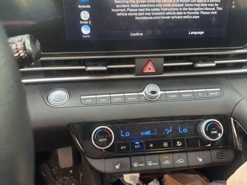 Used 2023 Hyundai Elantra SEL w/ Convenience Package image 2