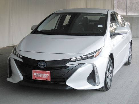 Certified 2022 Toyota Prius Prime LE image 21