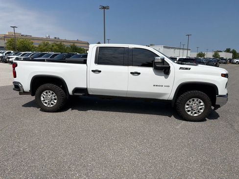 Used 2024 Chevrolet Silverado 2500 LTZ w/ LTZ Plus Package AWD/4WD image 4