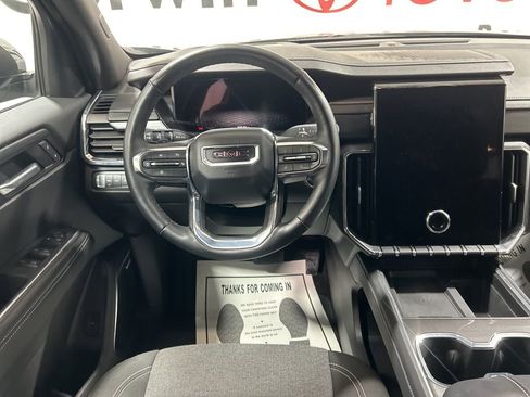 Used 2025 GMC Acadia Elevation image 26