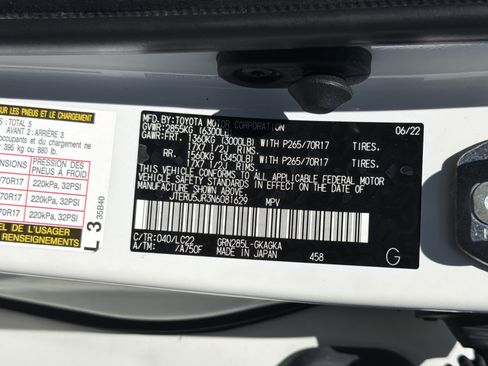 Certified 2022 Toyota 4Runner TRD Off-Road Premium w/ Moonroof Package AWD/4WD image 32