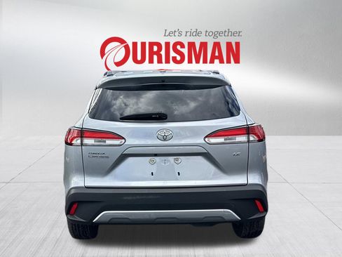 Used 2024 Toyota Corolla Cross LE image 3