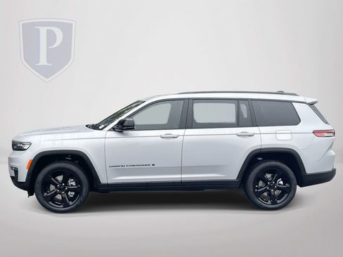 New 2025 Jeep Grand Cherokee L Limited w/ Luxury Tech Group II image 5