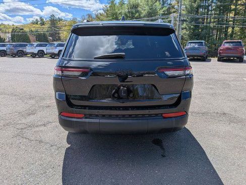 Certified 2024 Jeep Grand Cherokee L Laredo AWD/4WD image 6