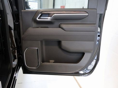 New 2025 GMC Sierra 2500 SLT w/ SLT Convenience Package image 37