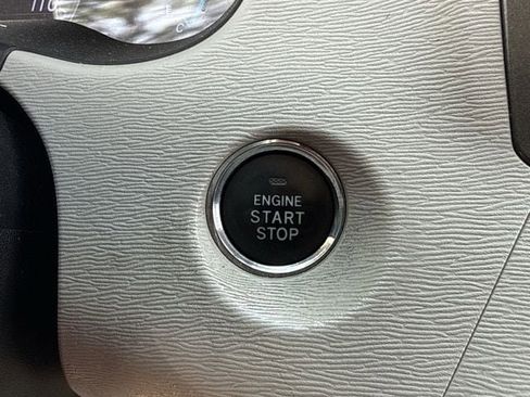 Used 2013 Toyota Sienna Limited w/ Premium Pkg FWD image 23
