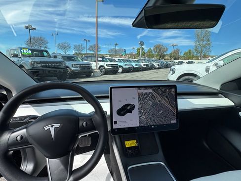 Used 2021 Tesla Model 3 Long Range image 15