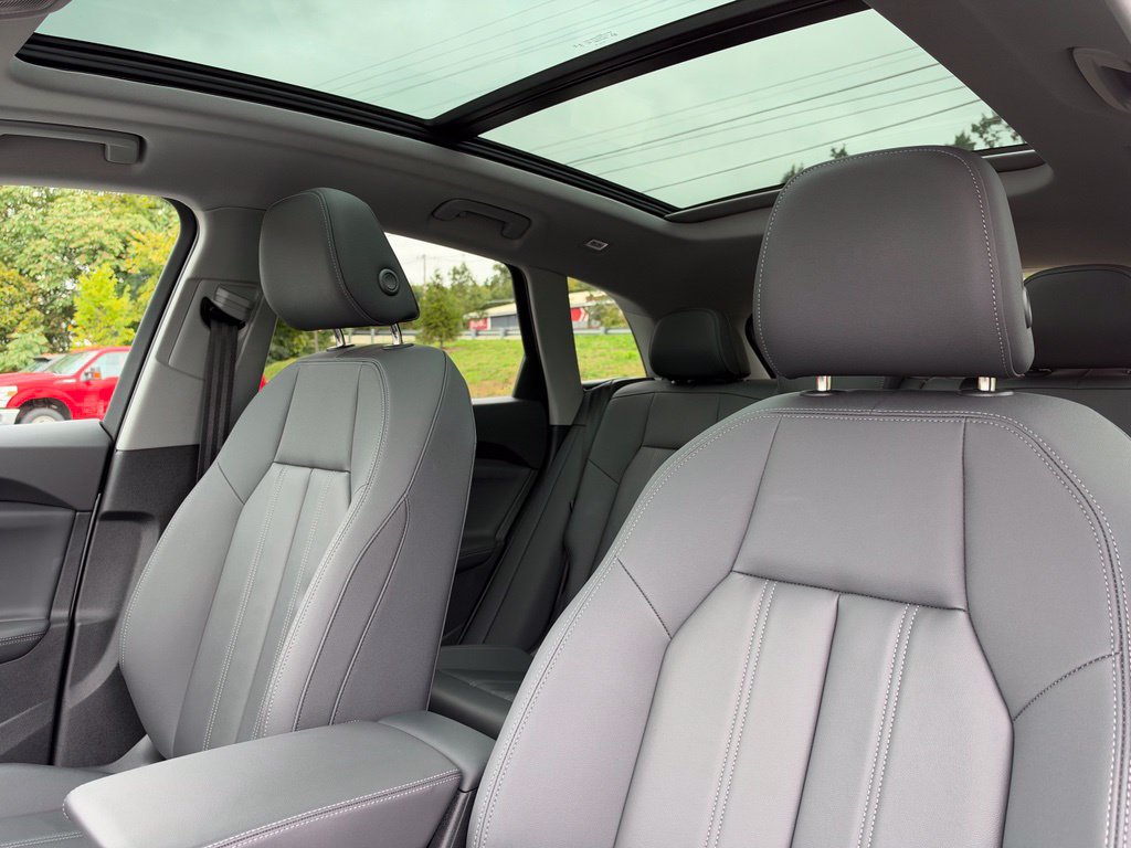 Used 2025 Audi Q5 Premium w/ Convenience Package AWD/4WD image 13