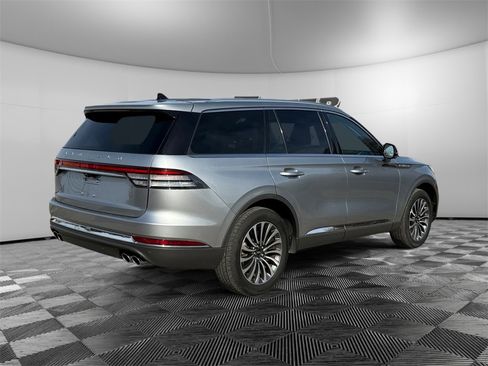 Used 2024 Lincoln Aviator Reserve image 5