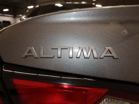 Used 2025 Nissan Altima 2.5 SV AWD/4WD image 31