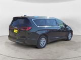 Used 2021 Chrysler Pacifica Touring-L image 5