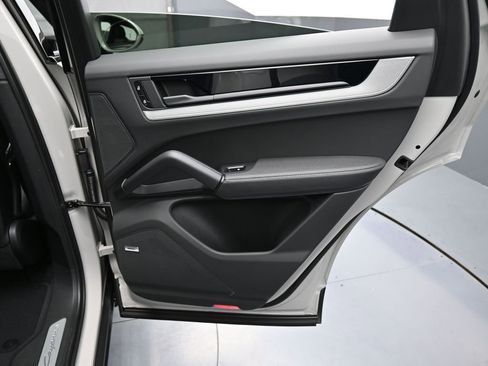 New 2026 Porsche Cayenne Coupe AWD/4WD image 26