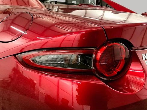 Used 2021 MAZDA MX-5 Miata RF Grand Touring RWD image 26