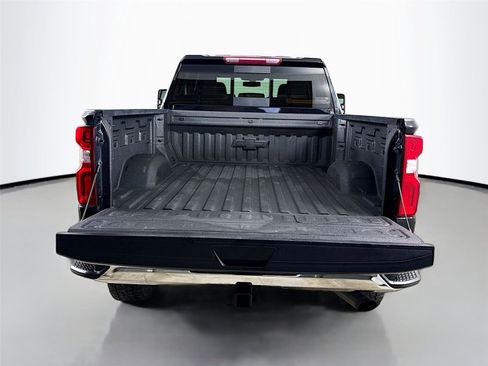 Used 2022 Chevrolet Silverado 2500 LTZ w/ LTZ Convenience Package image 27