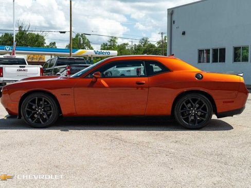 Used 2020 Dodge Challenger R/T w/ Blacktop Package RWD image 11