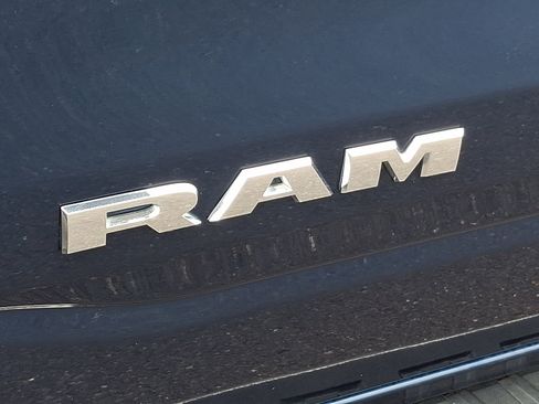 Used 2019 RAM 1500 Big Horn AWD/4WD image 30