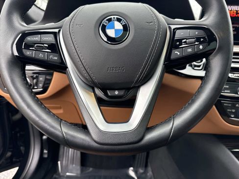 Used 2022 BMW 530i xDrive w/ Convenience Package image 18