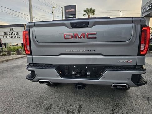 Used 2025 GMC Sierra 1500 AT4 image 5