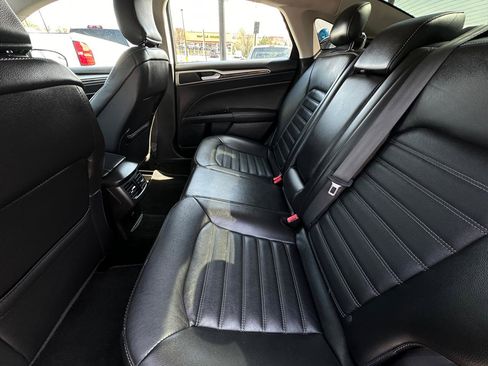 Used 2016 Ford Fusion SE w/ Equipment Group 202A image 9