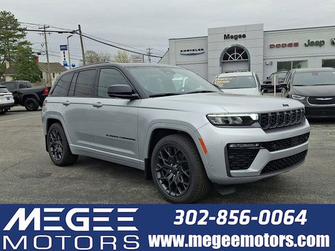 New 2026 Jeep Grand Cherokee Summit image 1