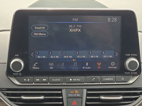 Used 2025 Nissan Altima 2.5 SV FWD image 8