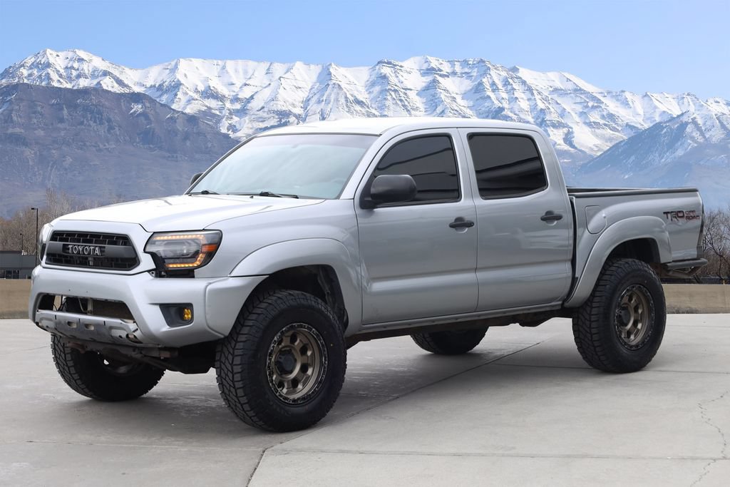 Used 2015 Toyota Tacoma 4x4 Double Cab w/ TRD Off-Road Package image 2