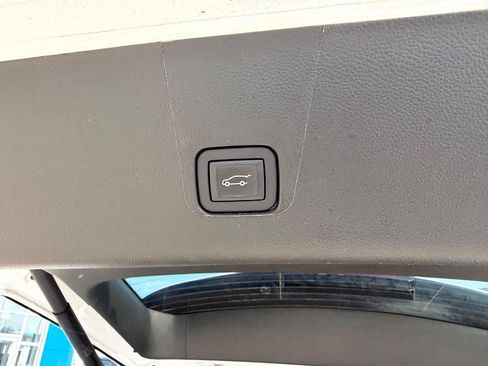 Used 2023 Chevrolet Traverse Premier w/ LPO, Floor Liner Package AWD/4WD image 5