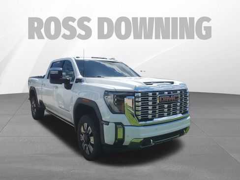 Used 2024 GMC Sierra 2500 Denali w/ Denali Reserve Package AWD/4WD image 3