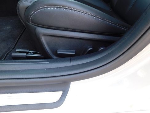 Used 2025 Genesis G70 2.5T AWD/4WD image 13